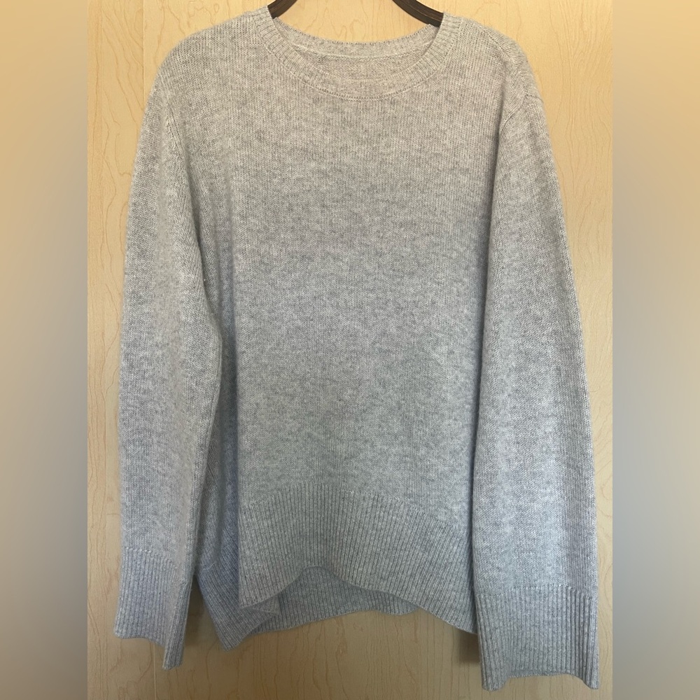 The Curated THE CLASSIC CREW SWEATER - FOGGY
